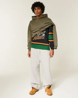 Camisola com capuz quadrada