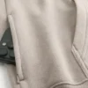 Camisola com capuz quadrada