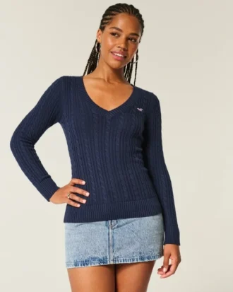 Camisola com gola em V e malha trançada