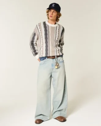 Camisola com gola redonda às riscas