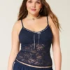 Camisola com renda em toda a peça