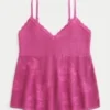 Camisola curta estilo halter com bordado fácil
