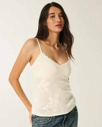 Camisola curta estilo halter com bordado fácil