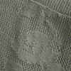 Camisola curta estilo halter com bordado fácil