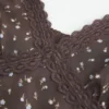 Camisola de cetim com acabamento em renda