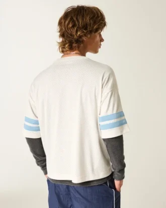 Camisola de futebol com gráfico da Universidade da Carolina do Norte em Chapel Hill Tar Heels
