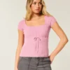 Camisola de manga curta com decote quadrado