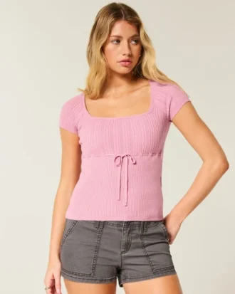 Camisola de manga curta com decote quadrado