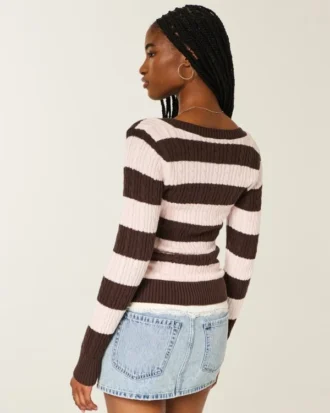 Camisola icónica com gola em V e malha trançada