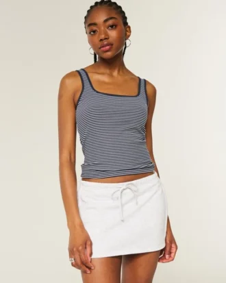 Camisola sem costuras com costura canelada e decote quadrado
