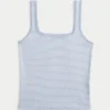 Camisola sem costuras com costura canelada e decote quadrado
