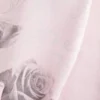 Casaco com capuz e fecho com estampado de rosas