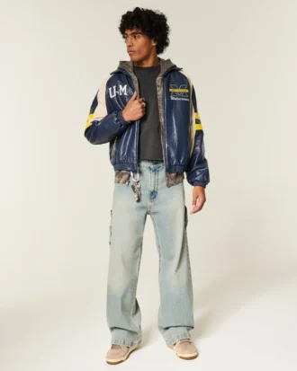 Casaco com estampado da Universidade de Michigan Wolverines em pele sintética