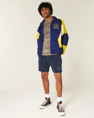 Casaco corta-vento com estampado da Universidade de Michigan Wolverines