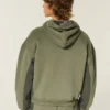 Hollister x Crocs Casaco com capuz e fecho com forro em sherpa
