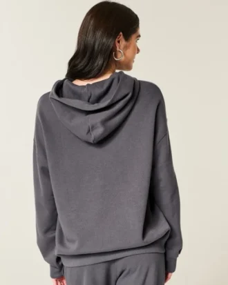 Hoodie oversized com logótipo brilhante