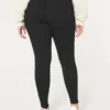 Leggings pretas de cintura alta com curvas