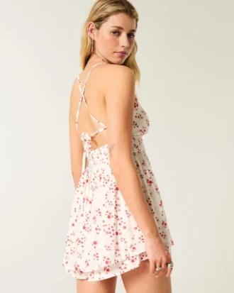 Macacão babydoll com costas abertas