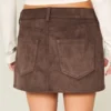 Mini-saia-calça de cintura baixa em camurça sintética Mini-saia-calça de cintura baixa em camurça sintética