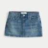 Mini-saia-calça de ganga bordada com lavagem média Mini-saia-calça de ganga bordada com lavagem média