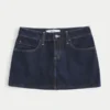 Mini-saia-calça de ganga com bolsos xadrez, lavagem escura e cintura baixa Mini-saia-calça de ganga com bolsos xadrez, lavagem escura e cintura baixa