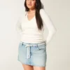 Mini-saia-calça de ganga com cintura baixa e laço de renda