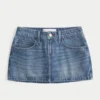 Mini-saia-calça de ganga vermelha com costura baixa
