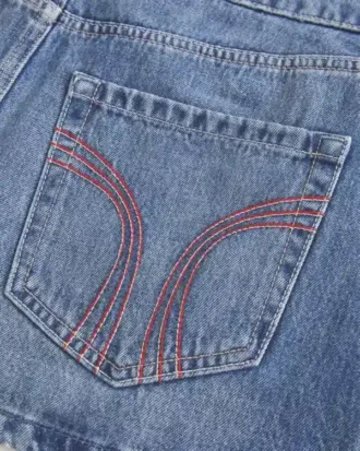 Mini-saia-calça de ganga vermelha com costura baixa
