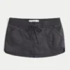 Mini-saia-calça micro em sarja com cintura ultra baixa