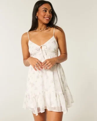 Mini vestido assimétrico com bainha em chiffon