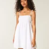 Mini vestido babydoll com alças atadas