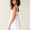 Mini vestido babydoll com alças atadas