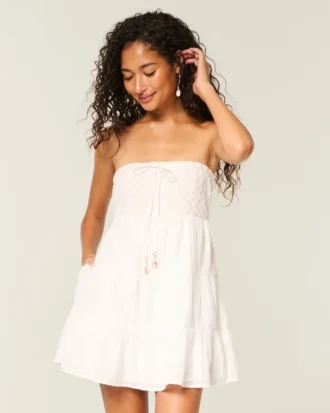 Mini vestido babydoll com corpete estilo croché sem alças