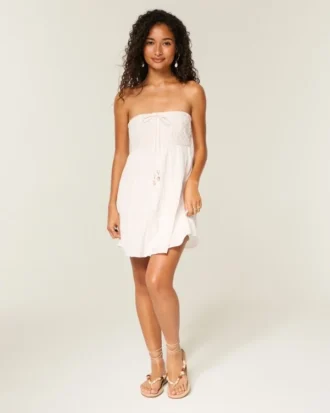 Mini vestido babydoll com corpete estilo croché sem alças
