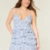 Mini vestido babydoll com decote em V e folhos
