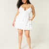 Mini vestido babydoll com decote em V e folhos