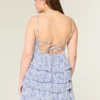 Mini vestido babydoll com decote em V e folhos