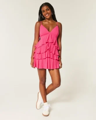 Mini vestido babydoll com decote em V e folhos