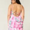 Mini vestido babydoll com decote em V e folhos
