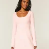 Mini vestido babydoll com laço nas costas