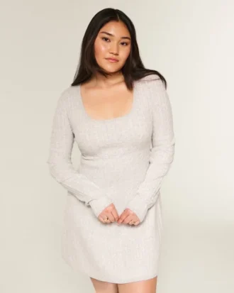 Mini vestido babydoll com laço nas costas