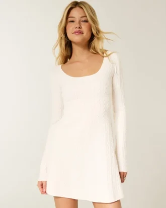 Mini vestido babydoll com laço nas costas