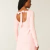 Mini vestido babydoll com laço nas costas