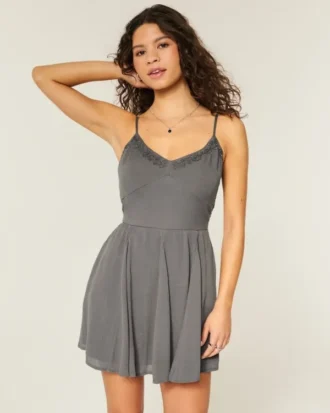 Mini vestido bordado
