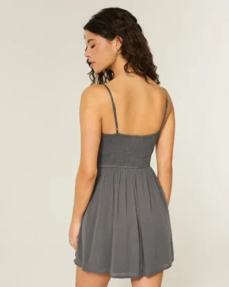 Mini vestido bordado