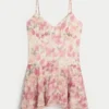 Mini vestido com bainha assimétrica