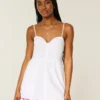 Mini vestido com botões