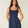 Mini vestido com botões na frente