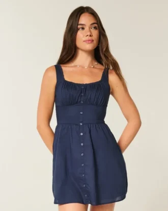 Mini vestido com botões na frente