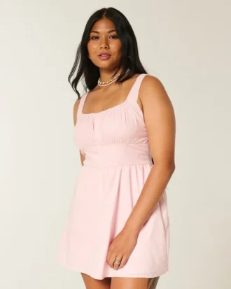Mini vestido com botões na frente